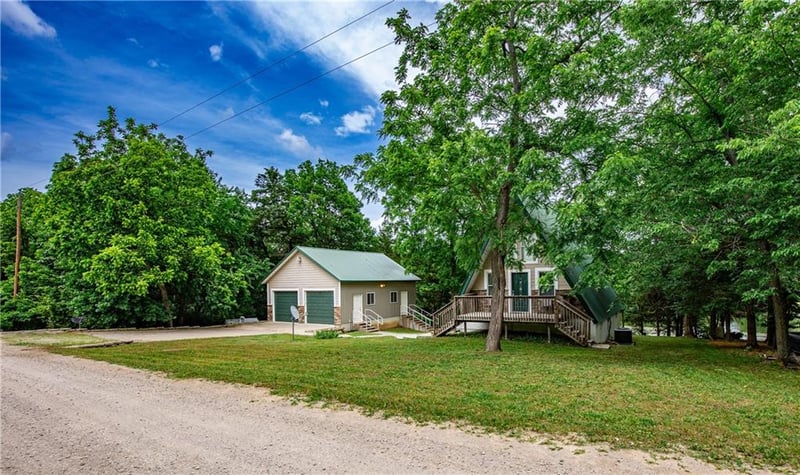 97 Sugar Lake Dr, Mound City, KS 66056