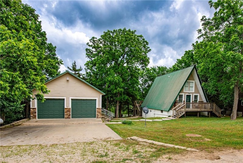 97 Sugar Lake Dr, Mound City, KS 66056
