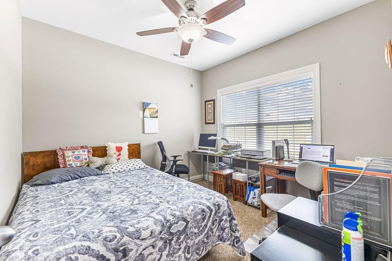 3738 Charles St, St Joseph, MO 64506