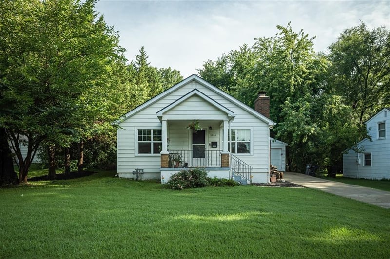 9700 E 66th St, Raytown, MO 64133