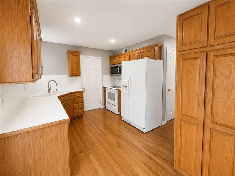 9629 51st St, Merriam, KS 66203