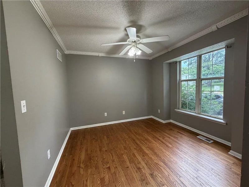 9629 51st St, Merriam, KS 66203