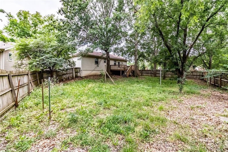 807 Britany Dr, Warrensburg, MO 64093