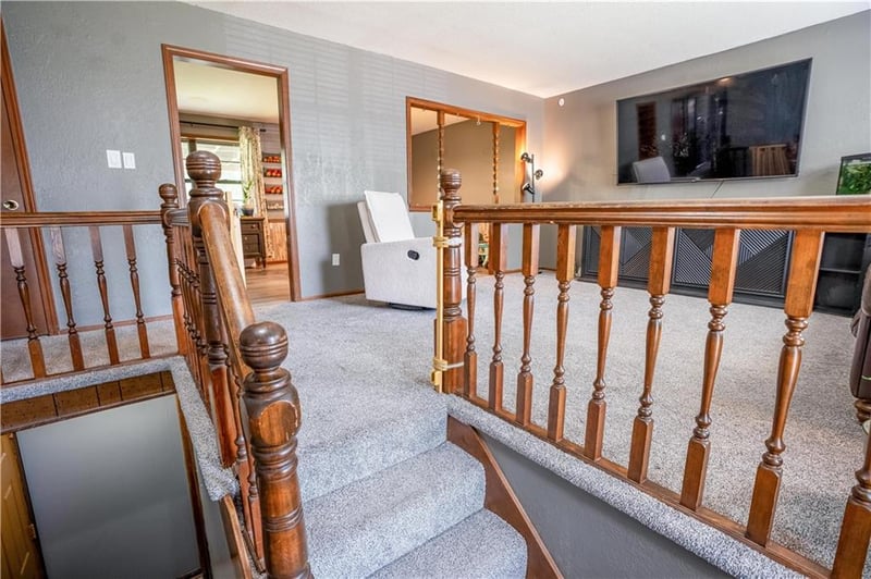 804 Arlington Pl, Blue Springs, MO 64015