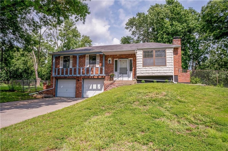 804 Arlington Pl, Blue Springs, MO 64015