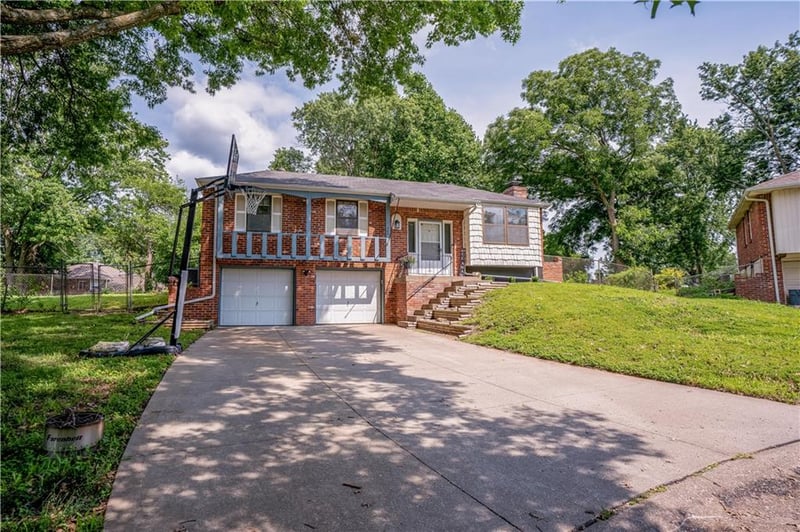 804 Arlington Pl, Blue Springs, MO 64015
