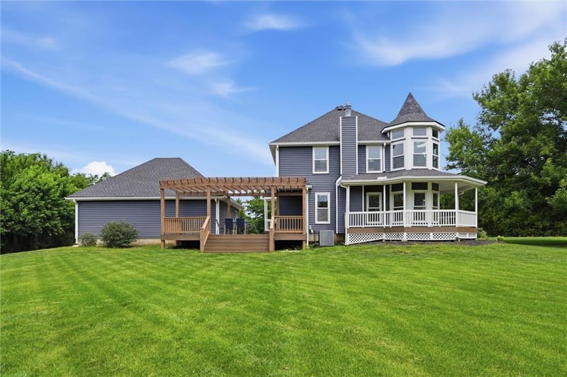25290 Quivira Rd, Louisburg, KS 66053