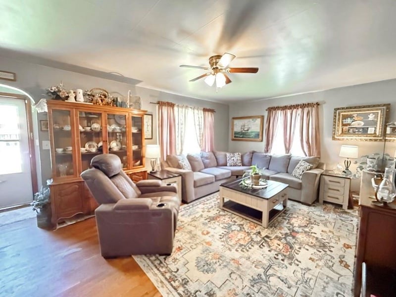 704 Main St, El Dorado Springs, MO 64744