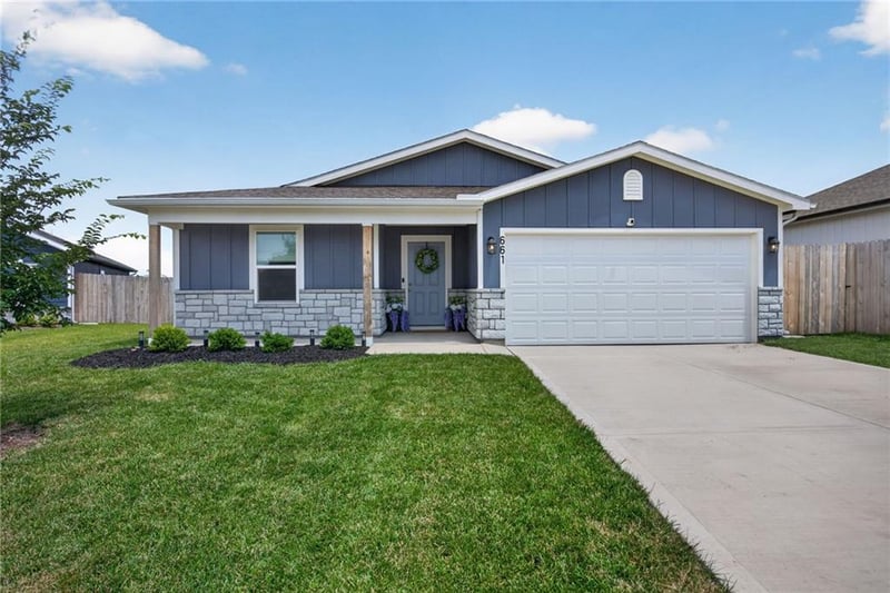 661 Pear St, Gardner, KS 66030