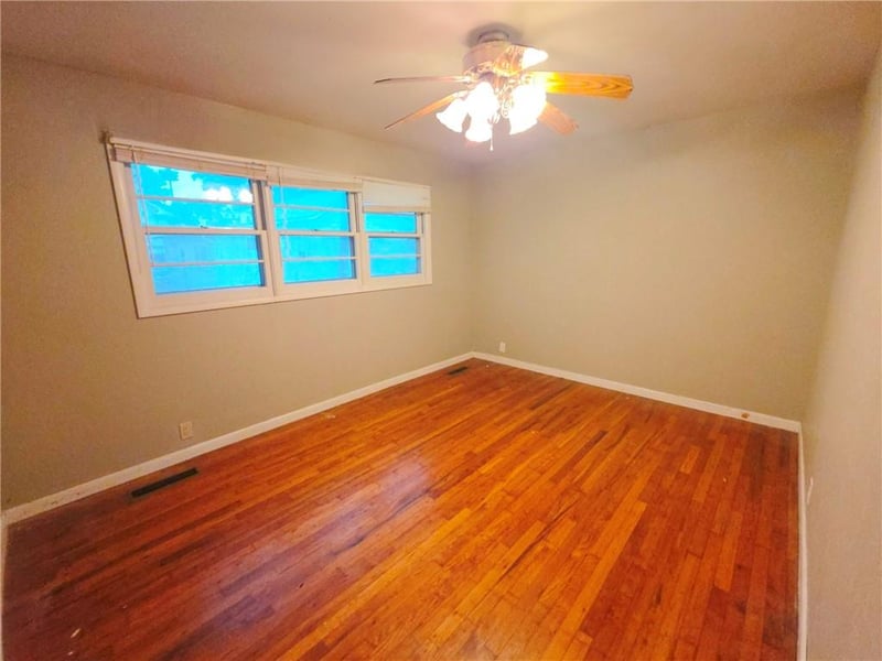 15 Rutter Ave, Chanute, KS 66720