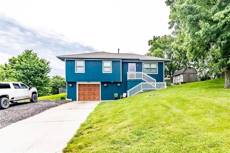 81 101 Rd, Warrensburg, MO 64093