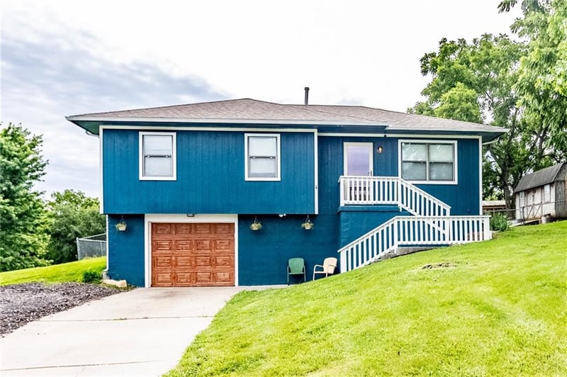 81 101 Rd, Warrensburg, MO 64093