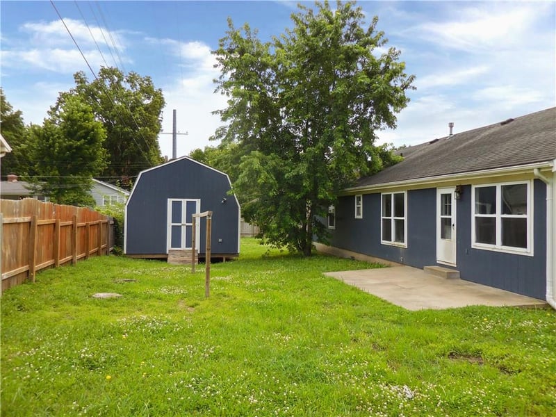 1000 Oakwood St, Harrisonville, MO 64701