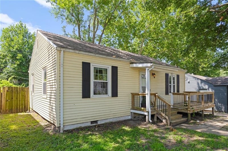 1225 43rd St, Kansas City, MO 64116