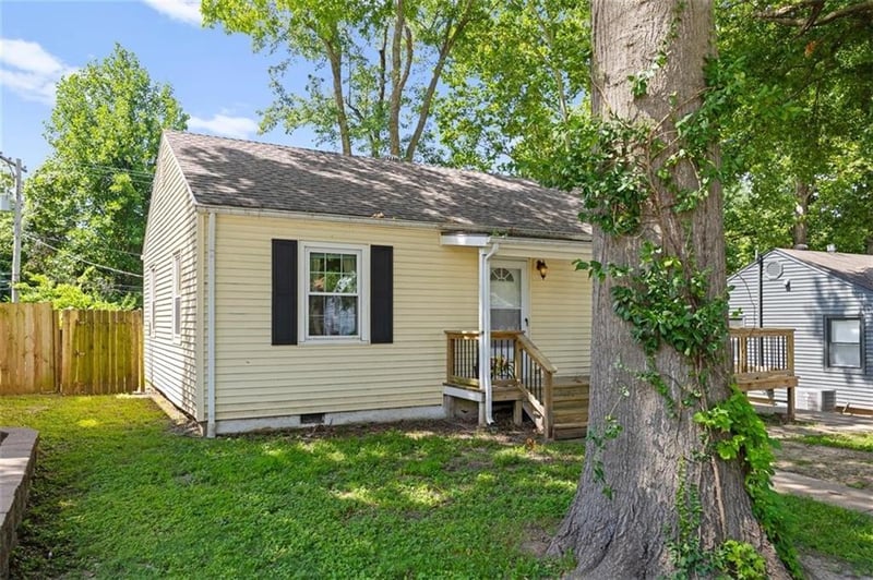 1225 43rd St, Kansas City, MO 64116
