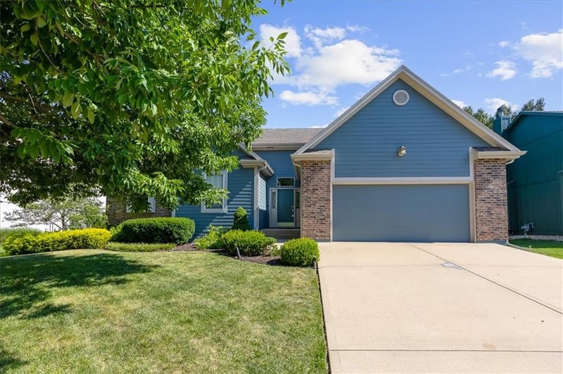 18173 157th St, Olathe, KS 66062