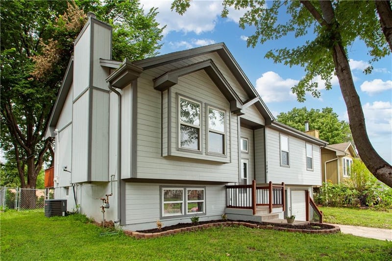 1604 Concord Ct, Independence, MO 64058