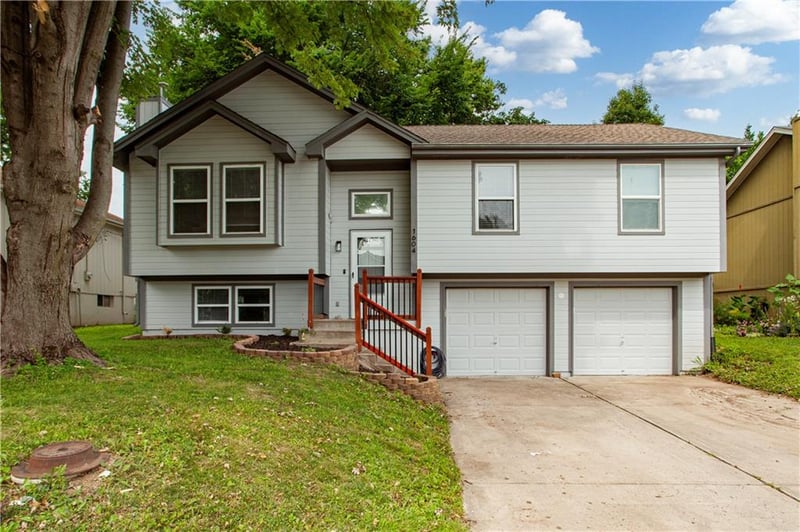 1604 Concord Ct, Independence, MO 64058