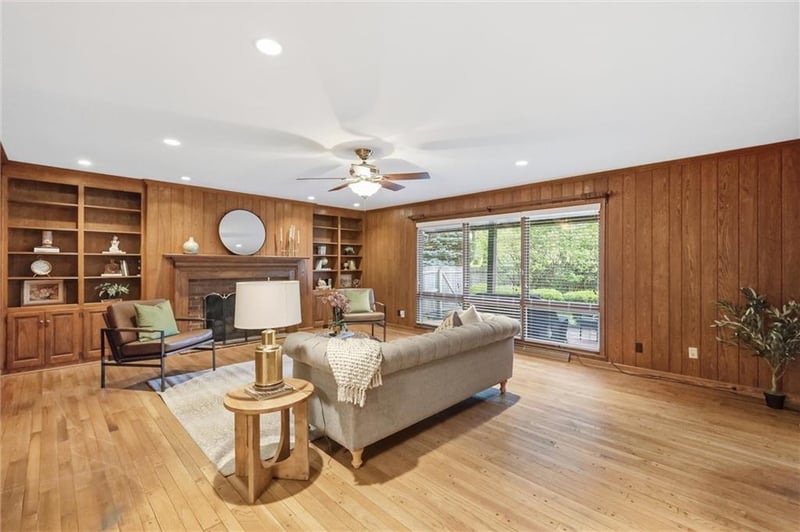 313 E 115th St, Kansas City, MO 64114