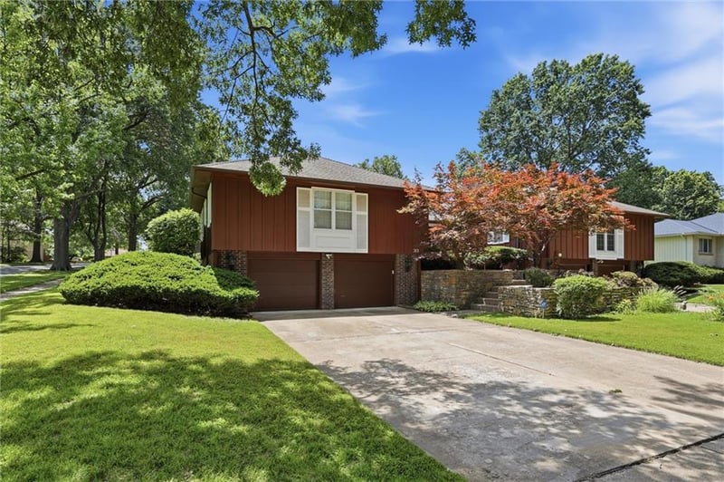 313 E 115th St, Kansas City, MO 64114