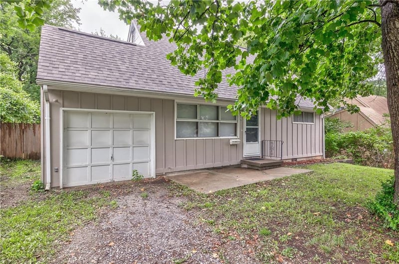 8603 Corrington Ave, Kansas City, MO 64138