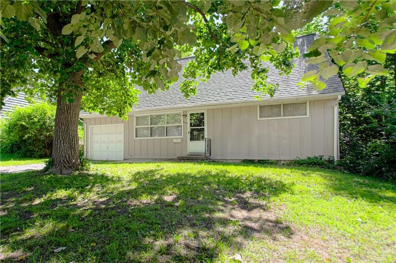 8603 Corrington Ave, Kansas City, MO 64138