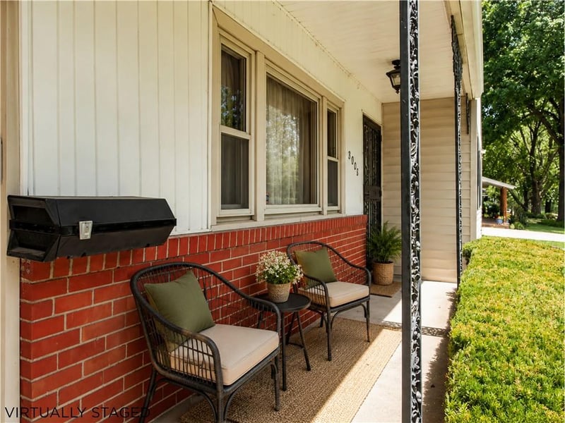 9806 77th St, Kansas City, MO 64138
