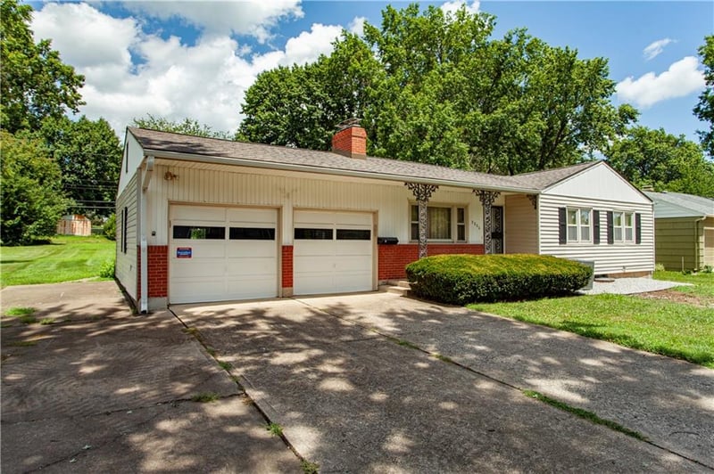 9806 77th St, Kansas City, MO 64138