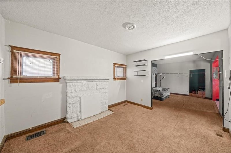 3302 Prospect Ave, Kansas City, MO 64130