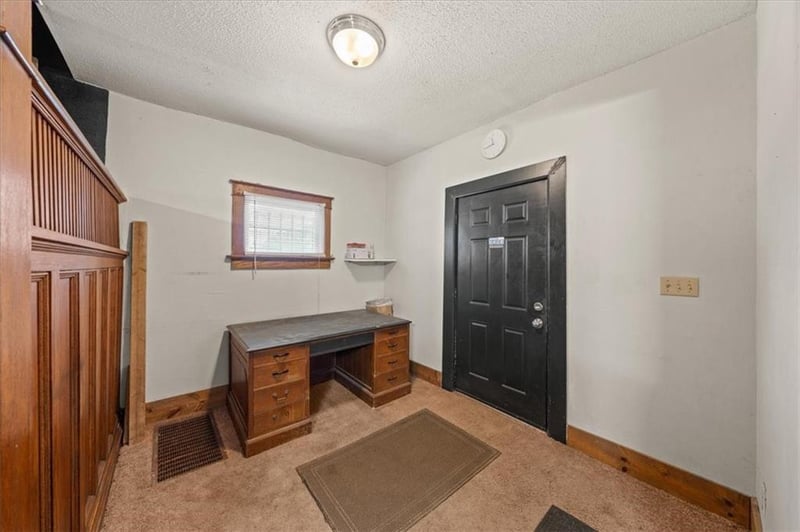 3302 Prospect Ave, Kansas City, MO 64130