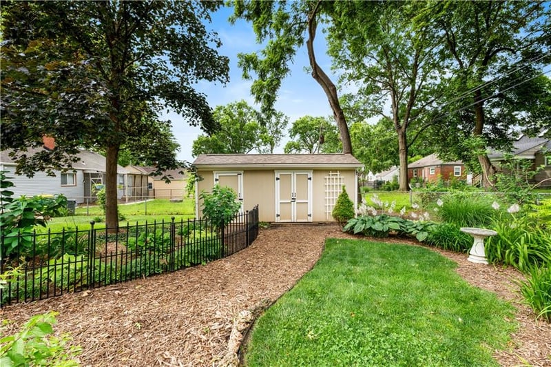 5824 Floyd St, Overland Park, KS 66202