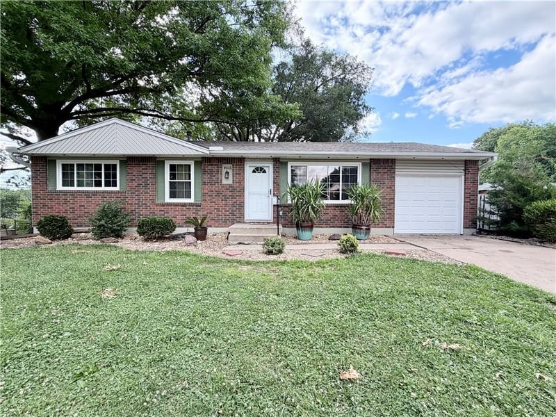 4016 Crane Cir, Independence, MO 64055