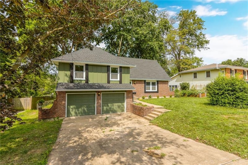 1006 Orrington Pl, Lee's Summit, MO 64081