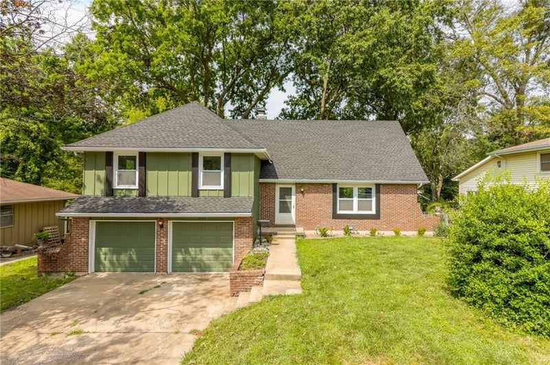 1006 Orrington Pl, Lee's Summit, MO 64081