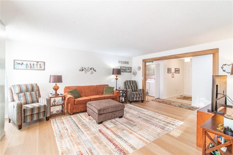 508 Creach Dr, Warrensburg, MO 64093