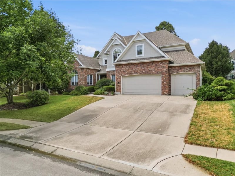 10306 North Brooklyn Ave, Kansas City, MO 64155
