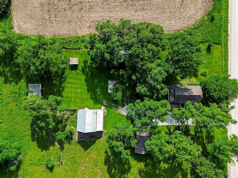 1945 900th Rd, Eudora, KS 66025