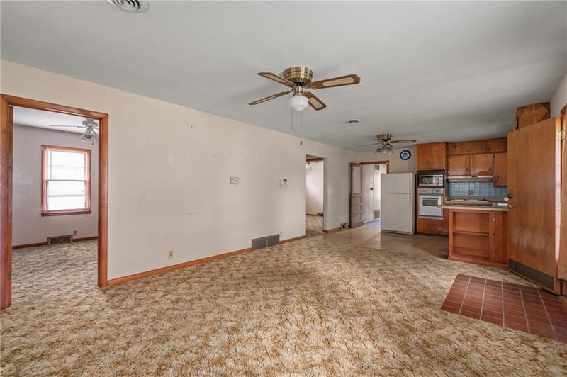 21455 Moonlight Rd, Gardner, KS 66030