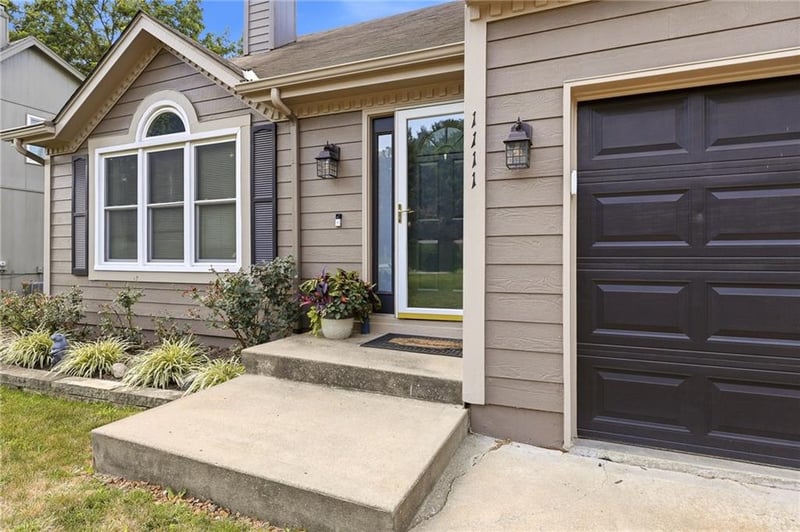 1111 NW 72nd St, Kansas City, MO 64118