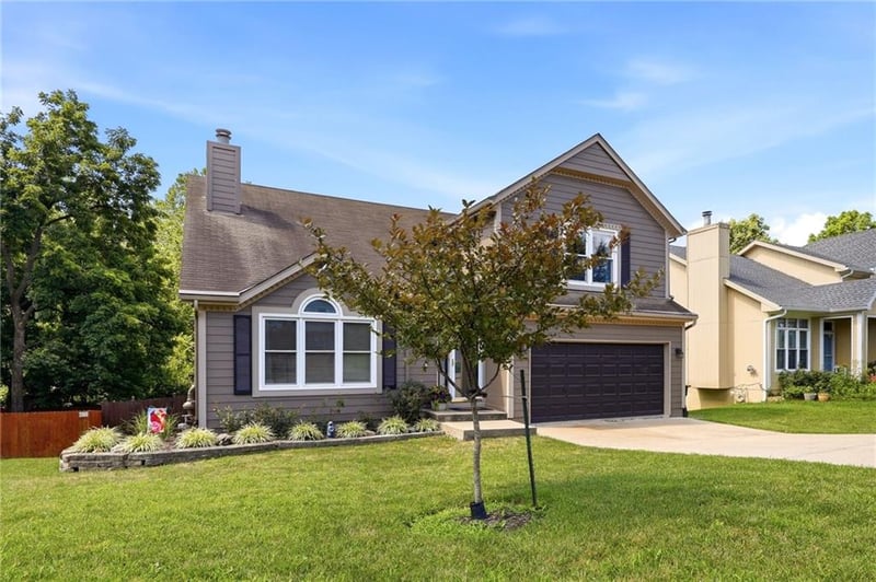 1111 NW 72nd St, Kansas City, MO 64118