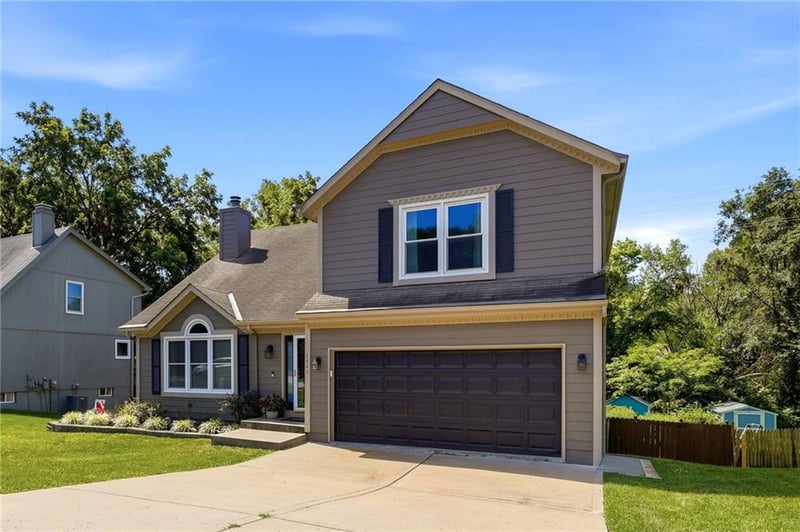 1111 NW 72nd St, Kansas City, MO 64118
