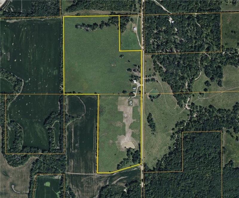 16831 Ava Dr, Harris, MO 64645