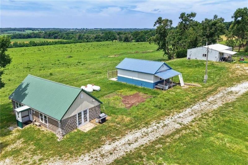 16831 Ava Dr, Harris, MO 64645