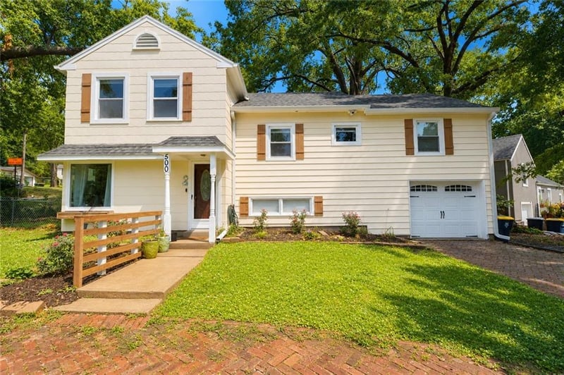 500 NE 44th St, Kansas City, MO 64116
