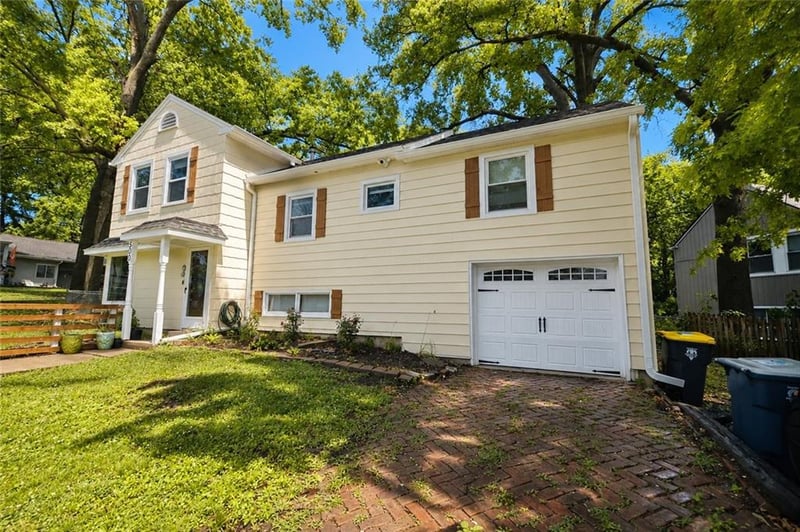 500 NE 44th St, Kansas City, MO 64116