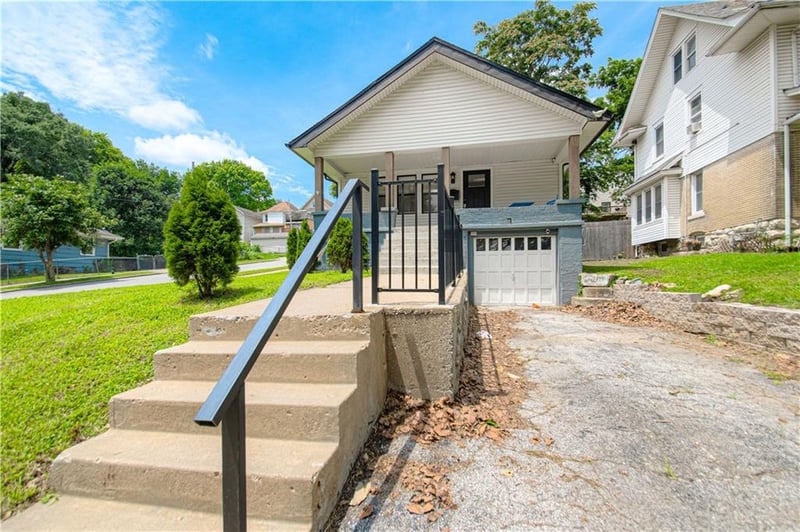 346 Kensington Ave, Kansas City, MO 64124