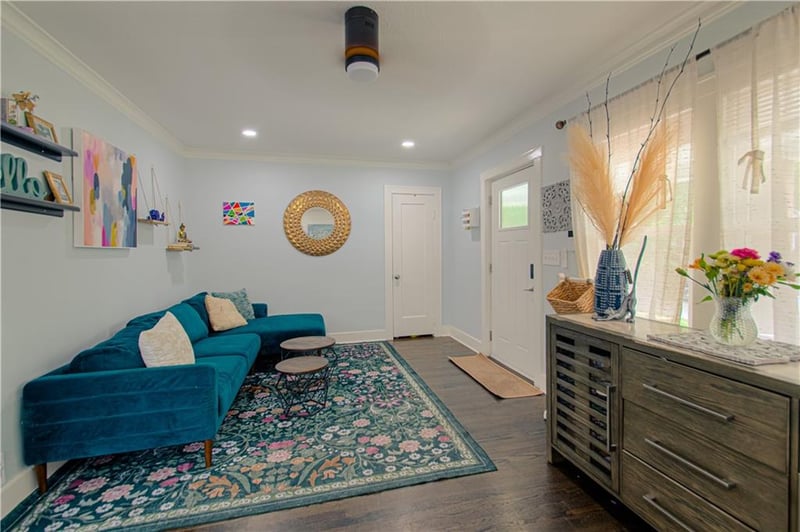 346 Kensington Ave, Kansas City, MO 64124