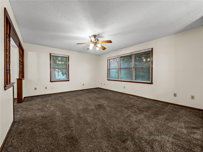 107 North St, Farley, MO 64028