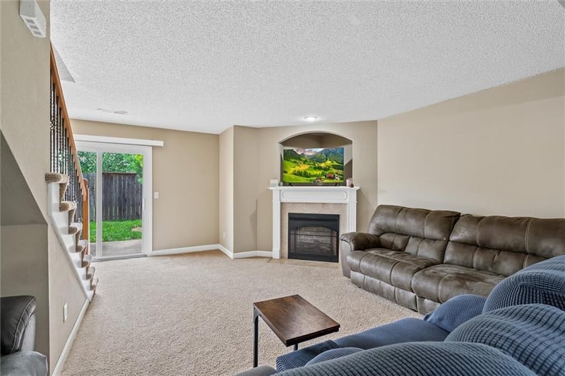 9001 SW Gala Dr, Blue Springs, MO 64064