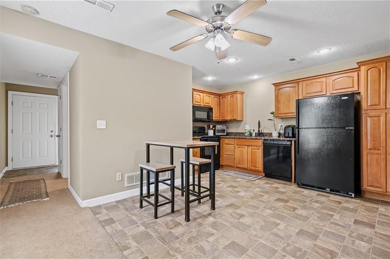 9001 SW Gala Dr, Blue Springs, MO 64064